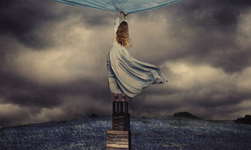 PROHVETLIKE UNENÄGUDE KRISTALLID