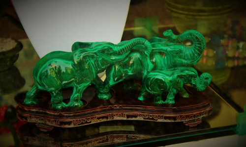 MALAHHIIT ja ELEVANT, kui Feng Shui külluse elemendid MALAHHIIT ja ELEVANT, kui Feng Shui külluse elemendid