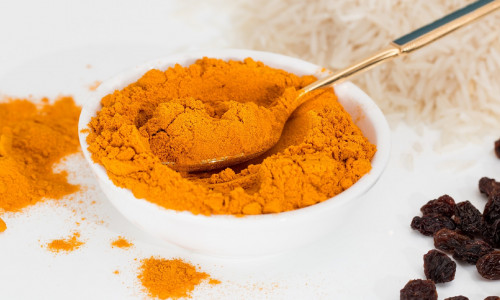 KURKUM - SELLE IMEVÄGI JA TERVENDAVAD OMADUSED KURKUM - SELLE IMEVÄGI JA TERVENDAVAD OMADUSED