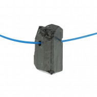 MUST TURMALIIN auguga lihvimata tükk