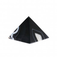 MUST AHHAAT püramiid