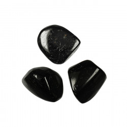 MUST TURMALIIN poleeritud