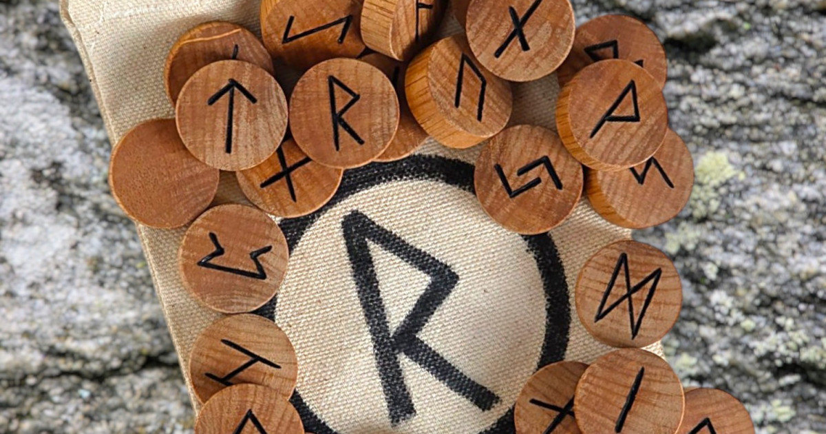 Runut Käsitsi valmistatud puidust ruunikomplekt | Ruunitee