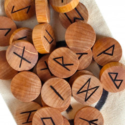 PUIDUST käsitöö ruunikomplekt  PUIDUST käsitöö ruunikomplekt