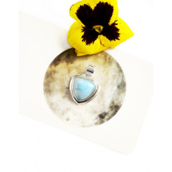 LARIMAR kolmnurkse kujuga ripats (hõbe 925) LARIMAR kolmnurkse kujuga ripats (hõbe 925)
