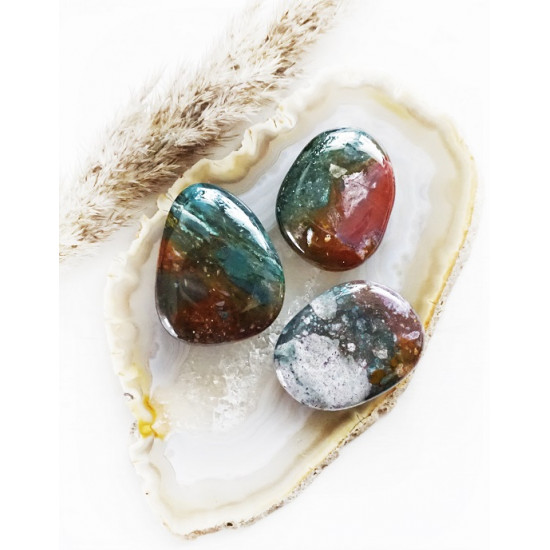 BLOODSTONE flatstone CRYSTALS BLOODSTONE flatstone CRYSTALS