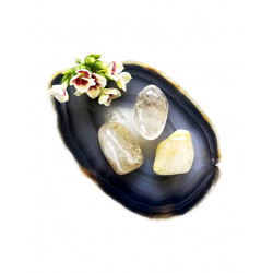 RUTIILNÕELTEGA KVARTS poleeritud