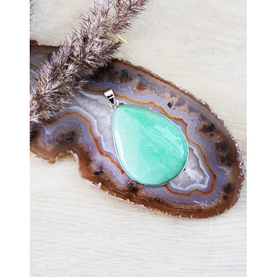 GREEN AVENTURINE pendant (metal) GREEN AVENTURINE pendant (metal)